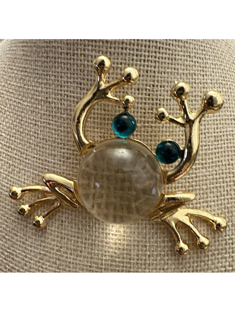 Designer style clear jelly belly frog brooch nwot